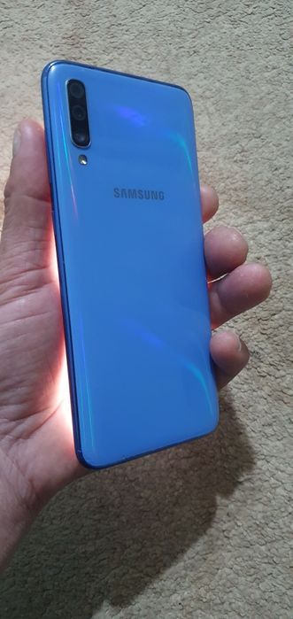 Telefon Samsung A70 sotiladi
