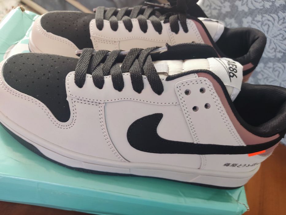 Продам кроссовки