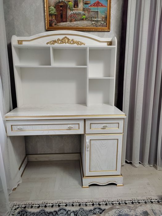 Shkaf tumba kravat parta