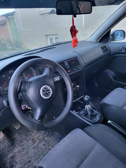 Продавам голф 4 1.9 131 На части