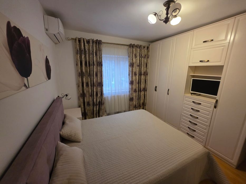 Apartament 4 camere, et.1, zona 2 stejari