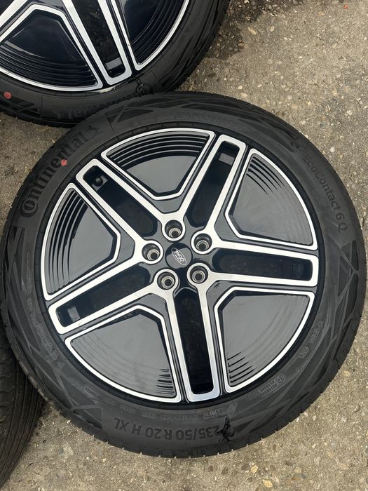 Jante FORD CAPRI / EXPLORER / 235 50 20 / 255 45 20 Continental vara