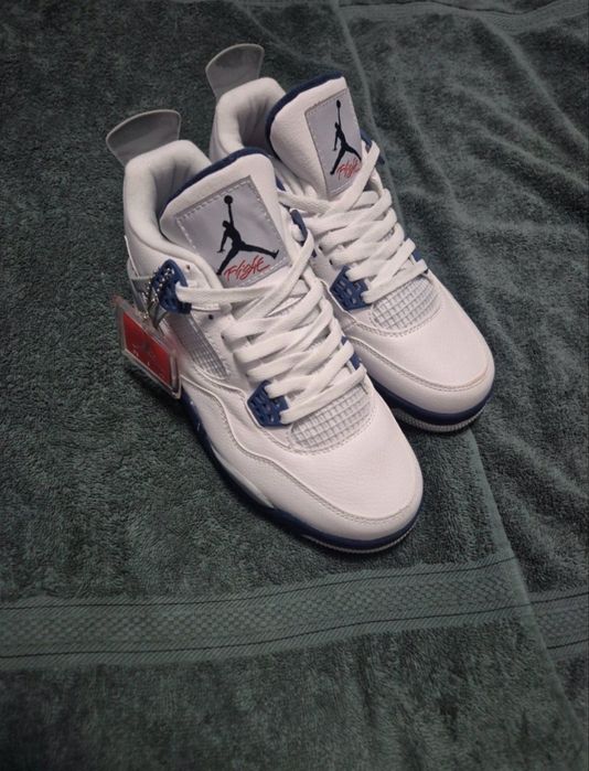 Air Jordan 4 Midnight Navy