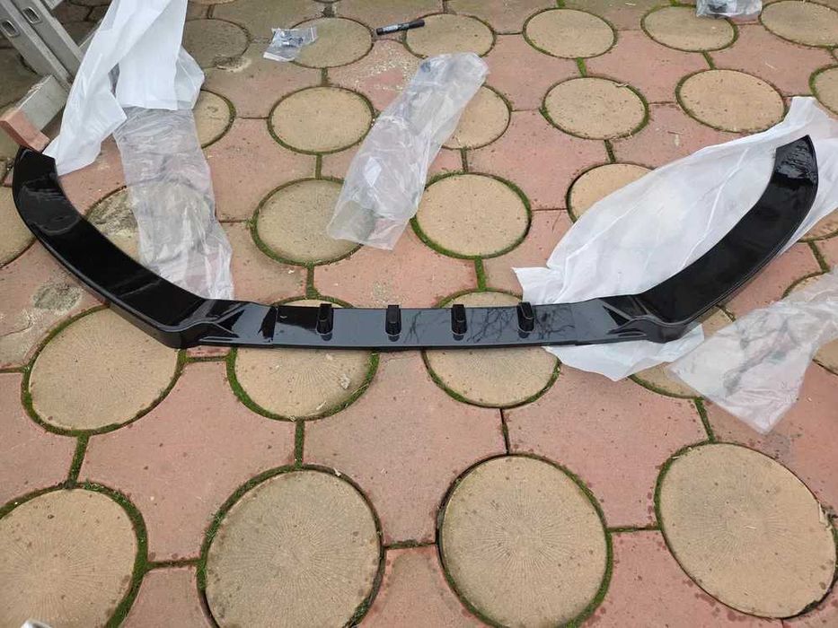 Prelungire Extensie Lip Bara Fata Audi A4 B8 2009-2012, Negru Lucios