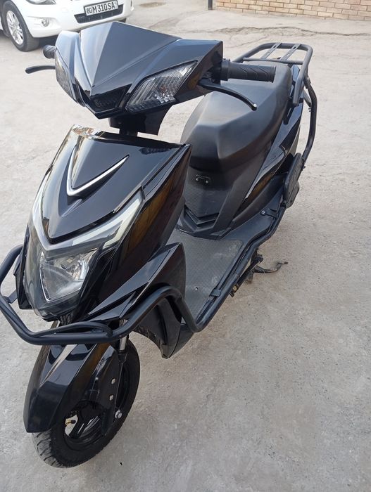 Skuter sotiladi  yangi