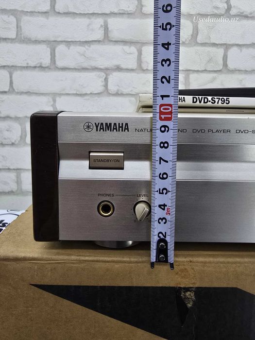 CD проигрыватель YAMAHA CD-DVD S795.