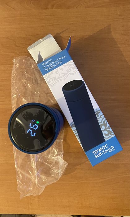 Термос новый с индикатором