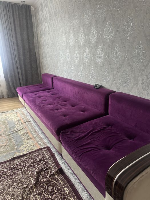 Диван для Холлов
