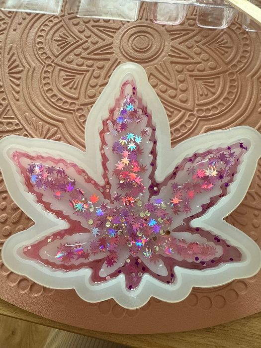 Епоксидна смола: гриндери, хартийки , пепелници и ключодържатели