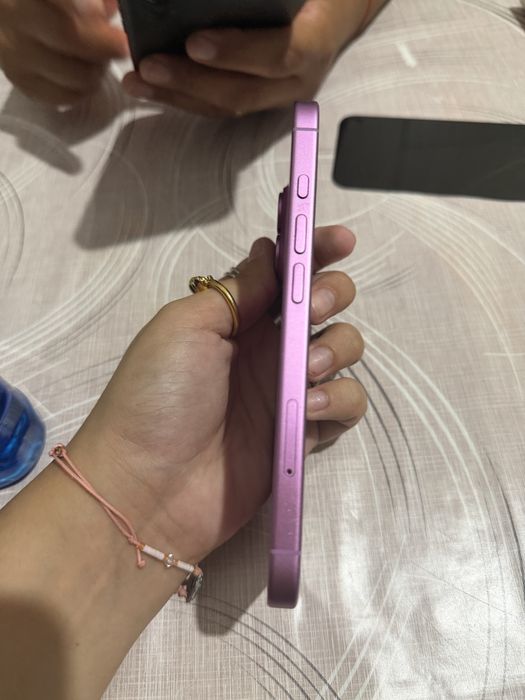 Iphone 16 inca in garantie