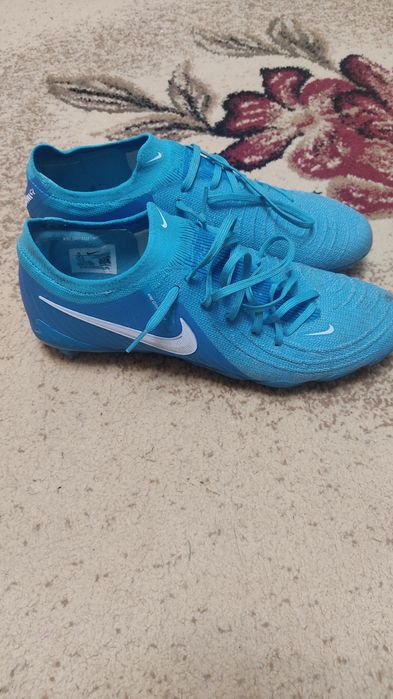 Продам бутсы футбольные Nike Phantom Luna