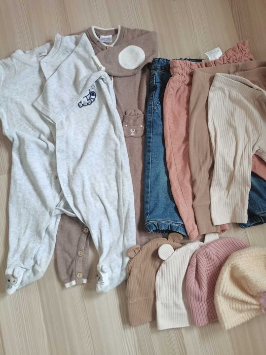 Set hainute+căciuli 6-9 luni