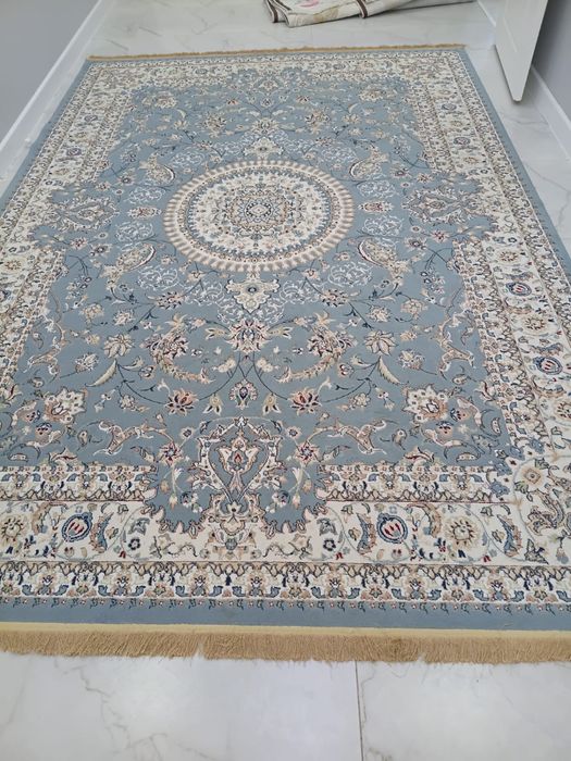 продам ковёр новый