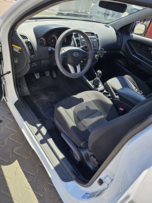 KIA CEE'D 2010 1,4 benzina