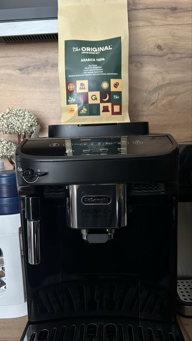 Продам кофемашину Delonghi Magnifica Evo