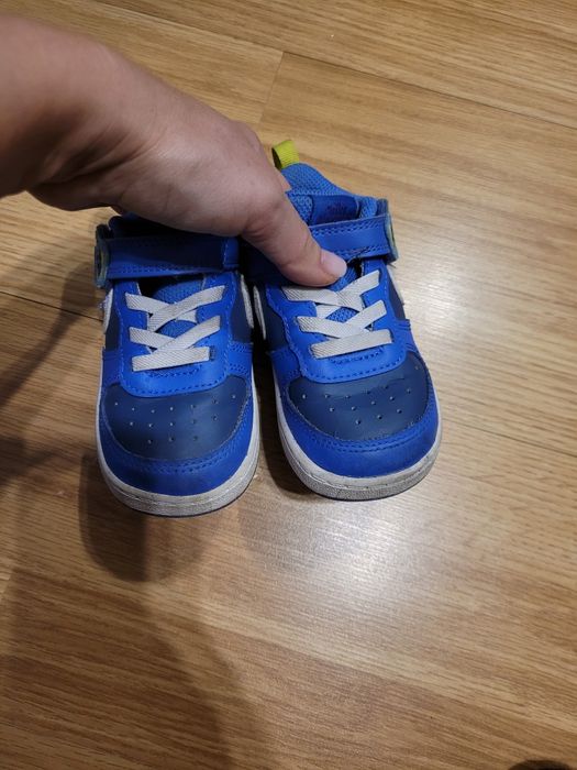 Adidasi Nike mărime 23.5