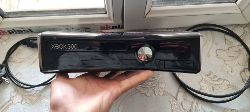 Xbox 360 slim 250 GB