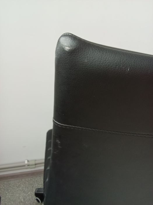 Официальный кресло