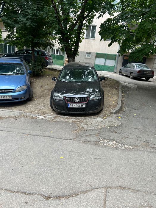 Автомобил  Golf 5