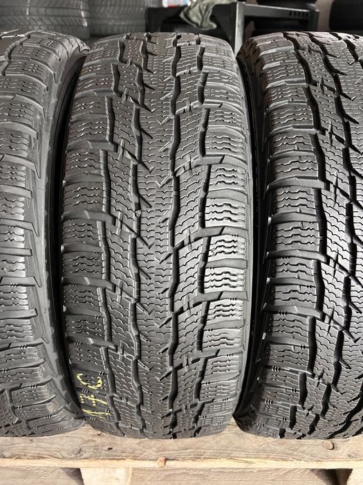 4 anvelope iarna 215/60/17 c , nokian , 7 mm