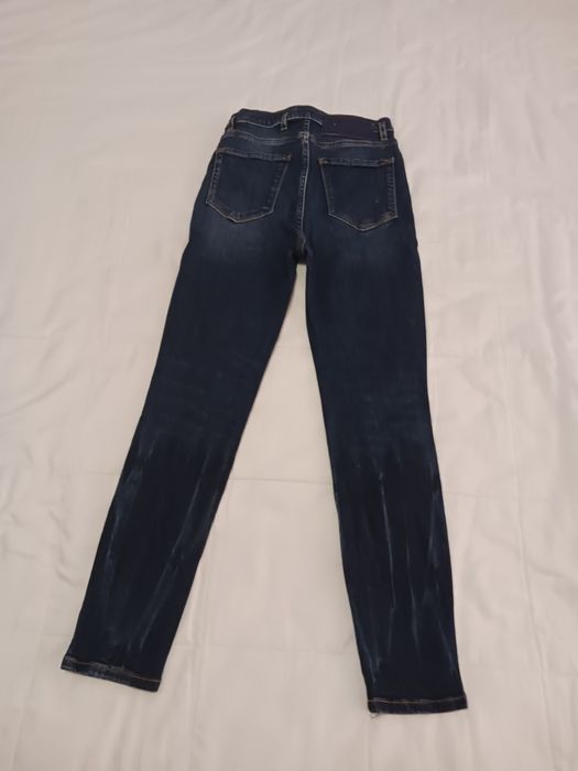 Продавам дънки  26 разер ,  на  PINKO-50лв  ;ZARA -20лв ;Berchka15лвk