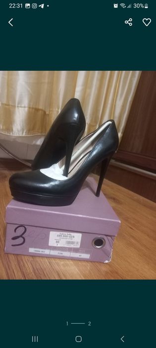 Продам как новые кожанные туфли.  Причина не могу носить каблук