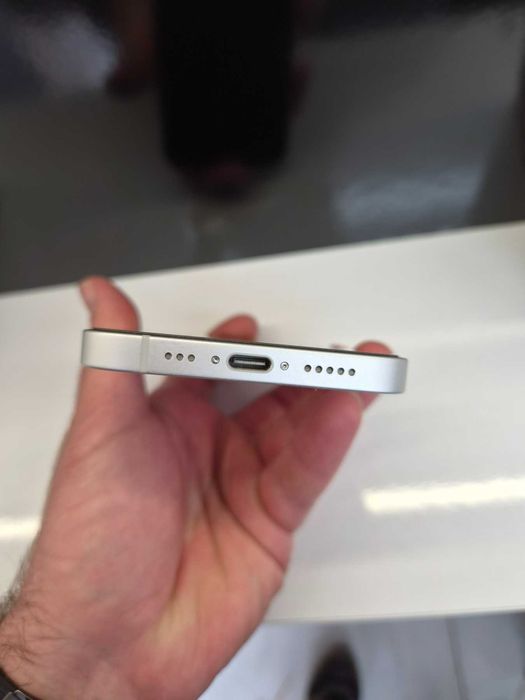 iPHONE 16e / В перфектно състояние