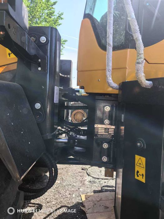 Экскаватор-погрузчик SDLG L953