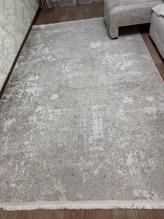 Продам ковер для гостиной