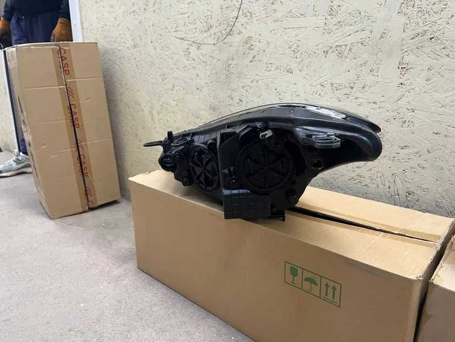 Фара Hyundai I30 Хюндай Ай30 / 12-15