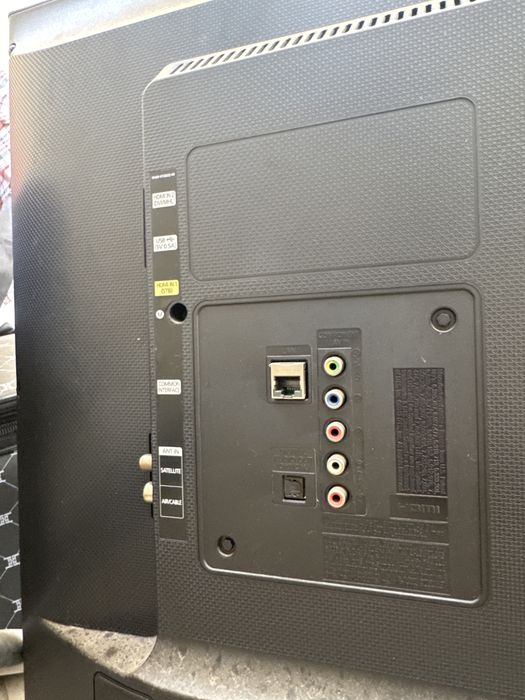 Продам телевизор Samsung UE40J5200