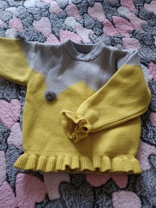 Продам вещи для девочки комбинезончик до года