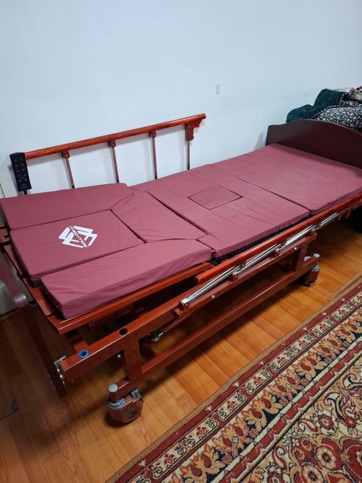 Медицинская кровать