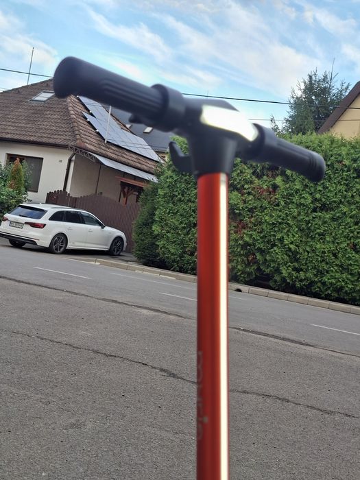 Trotinetă electrică pentru copii