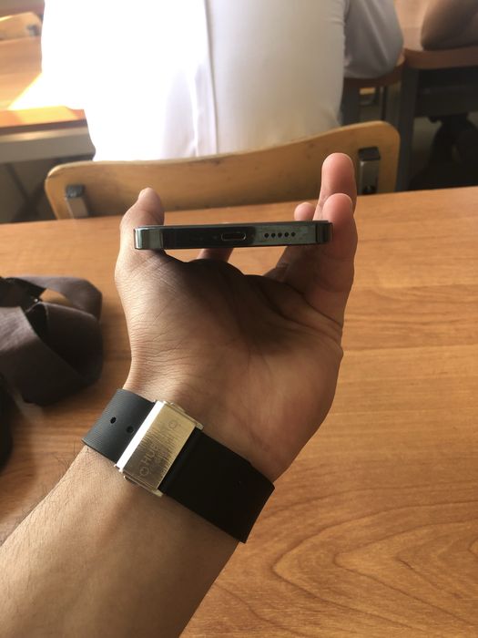 Iphone 12 pro amerika region srochna sotiladi