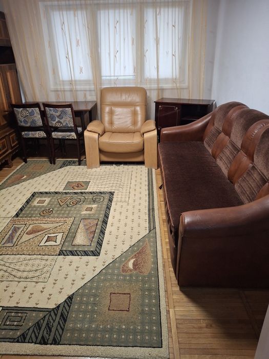 Închiriez apartament