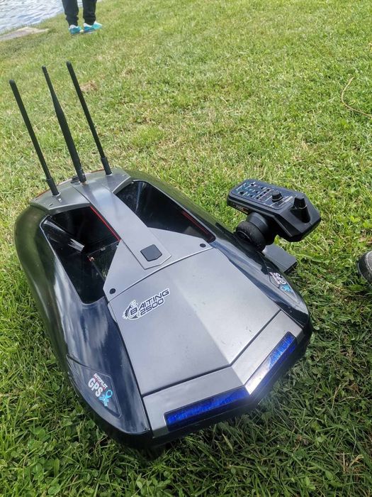 Baiting 2500 . С вграден сонар Toslon TF520