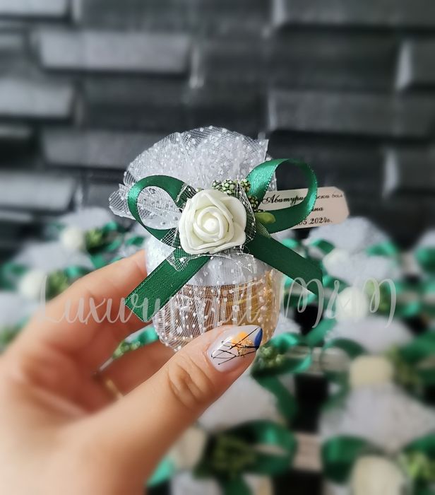 Подаръци за гости, подаръчета за гости, бурканчетата с мед