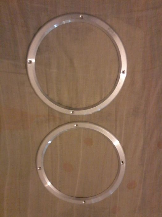 Продам декоративные круги для динамиков ( колонок)