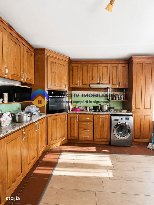 Apartament 4 camere 120 mp + 11,5 boxa BLOC NOU cu multa zona verde si
