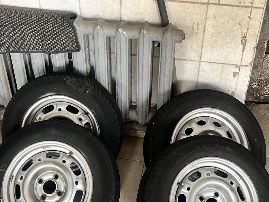 Продам резину с дискамина 14..