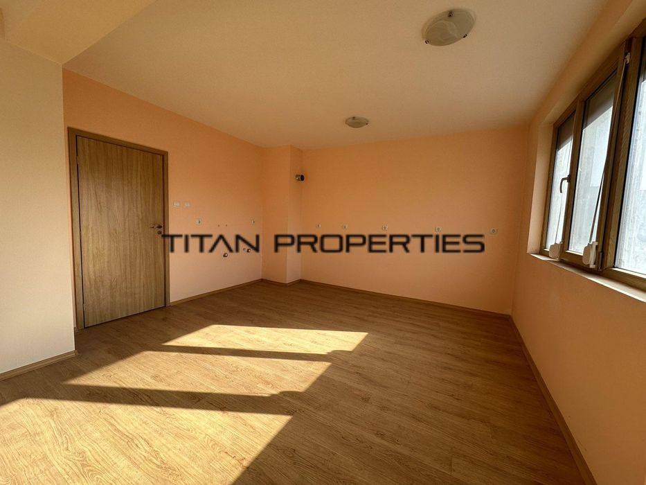 Продава се Тристаен апартамент в Бургас, Лазур - 99 кв.м за 1920 €/кв.м - Снимка #5