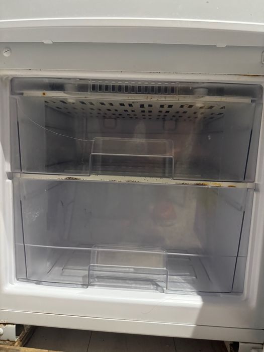 Холодильник Бирюса