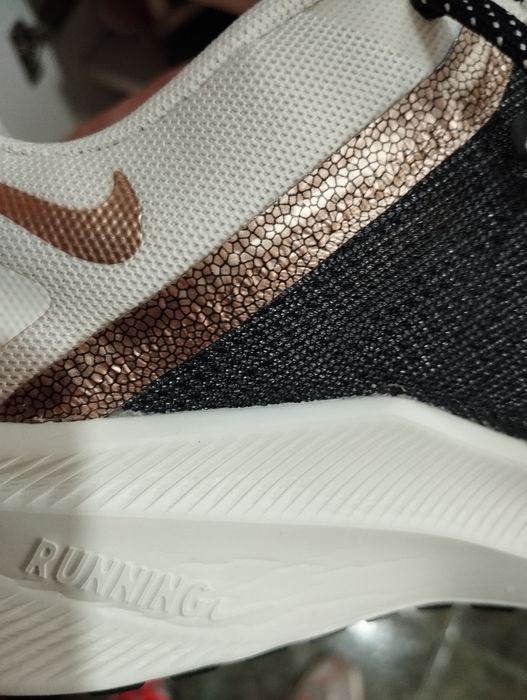 Nike спортни обувки без забележки