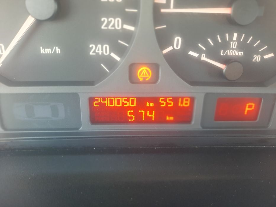 Vand Bmw E 46 1.8 benzina