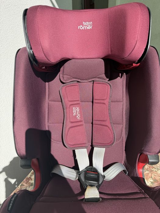 Scaun auto pentru copii Britax Romer - Advansafix IV R, 9 luni - 12 ani Burgundy Red