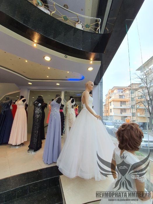 Дава се под наем Магазин в Асеновград - 266 кв.м за 514 € - Снимка #4