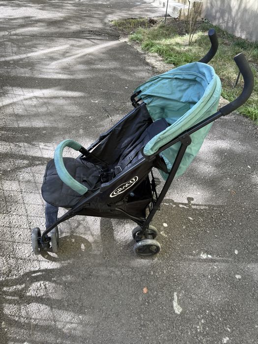 Carucior tip umbrela Graco Travellite negru