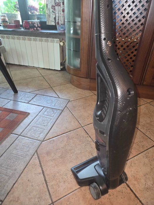 Безкабелна прахосмукачка Phillips Power Pro duo