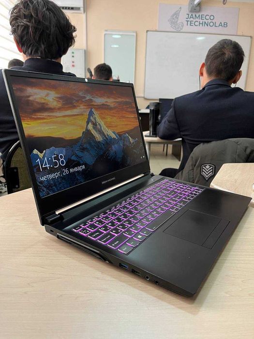 Игровой ноутбук Dream Machines